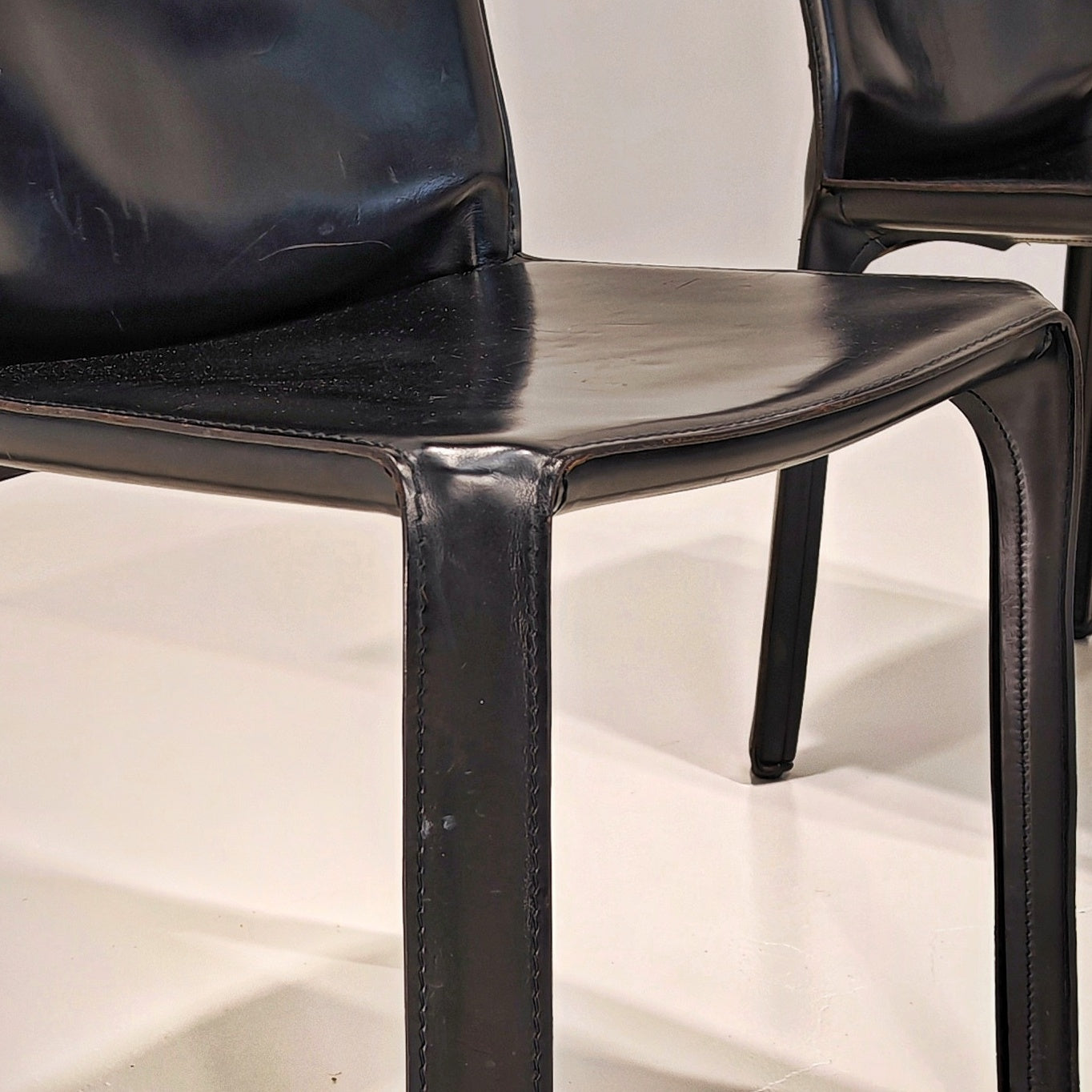 Set di 5 sedie in cuoio nero mod. CAB Mario Bellini per Cassina 1970's