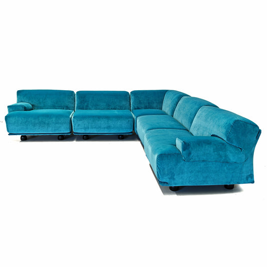 Divano componibile (5) in velluto Azzurro modello Fiandra V. Magistretti per Cassina anni 70/80