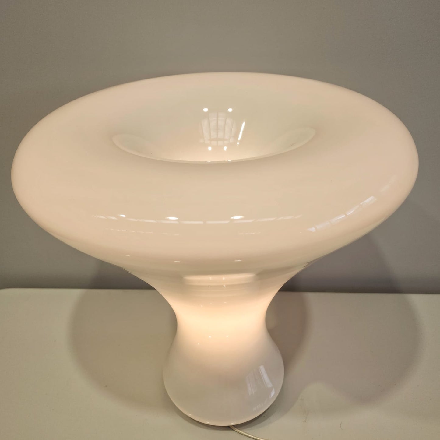 Lampada da tavolo vintage space age ani 70 in vetro di murano