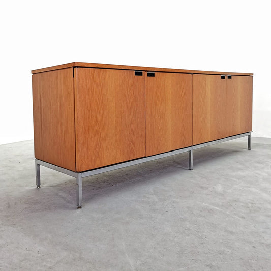 Sideboard in Rovere Florence Knoll per Knoll international 1961