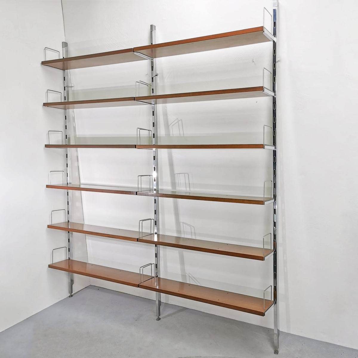 Libreria scaffalatura a muro in Teak e Acciaio disegnata da ICO Parisi e prodotta da MIM negli anni 60