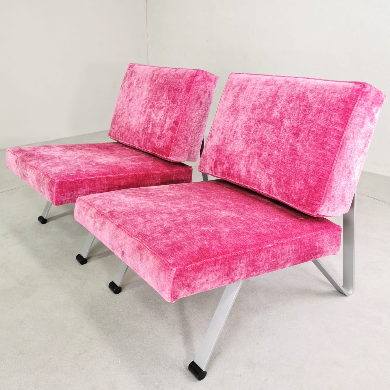 Coppia di Poltroncine Space Age in velluto struttura acciaio spazzolato vintage anni 60
