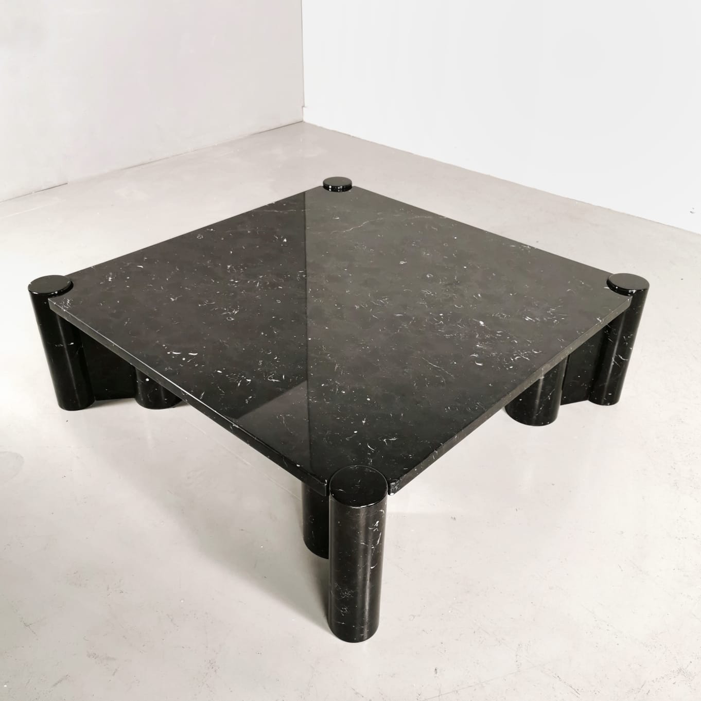 Tavolino marmo nero Marquinha mod. JUMBO, Gae Aulenti per Knoll, 1965. –  veroraro