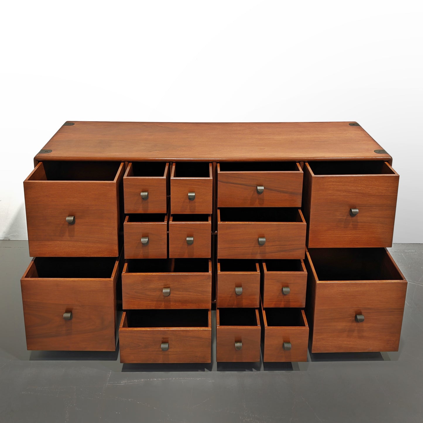 Cassettiera Credenza in noce Fabio Lenci per Bernini 1970's