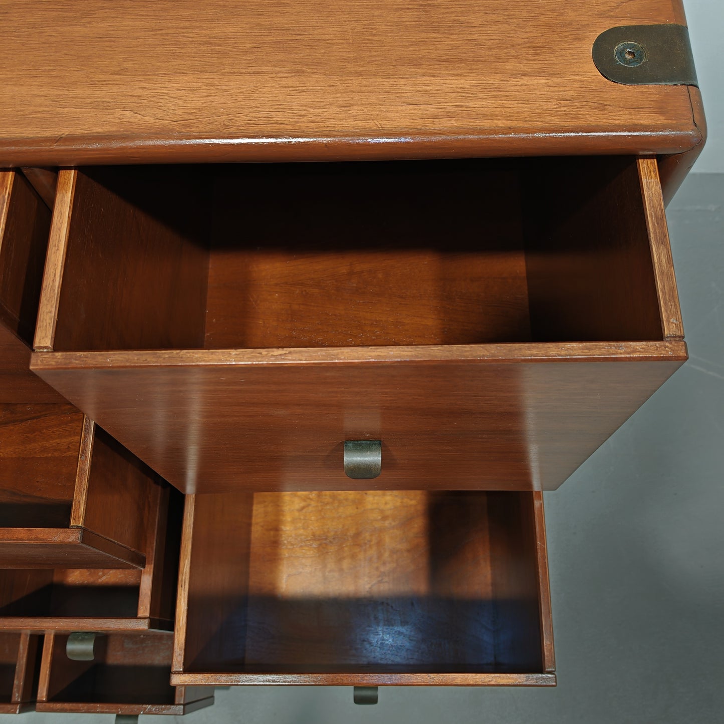 Cassettiera Credenza in noce Fabio Lenci per Bernini 1970's