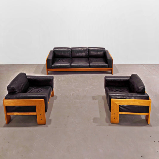 Set Divano e poltrone vintage italiano struttura legno cuscini pelle modello Bastiano di Afra Tobia Scarpa per Gavina 1960's