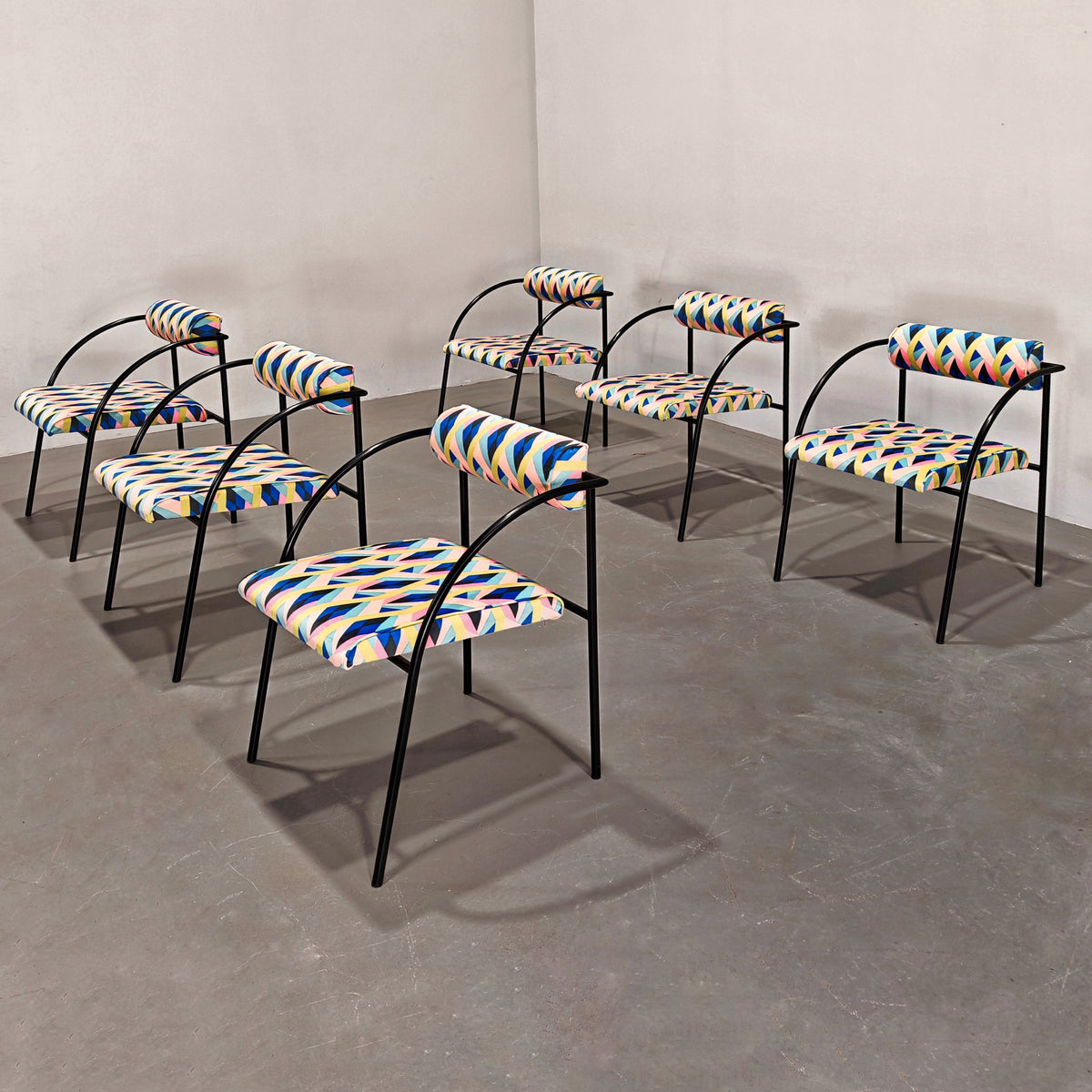 Ensemble de 6 chaises des années 80 en fer et velours optical Vienna, R. Kinsman pour Bieffeplast