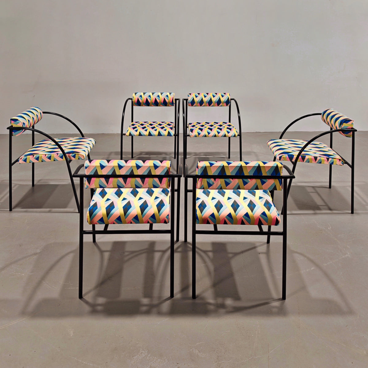 Ensemble de 6 chaises des années 80 en fer et velours optical Vienna, R. Kinsman pour Bieffeplast
