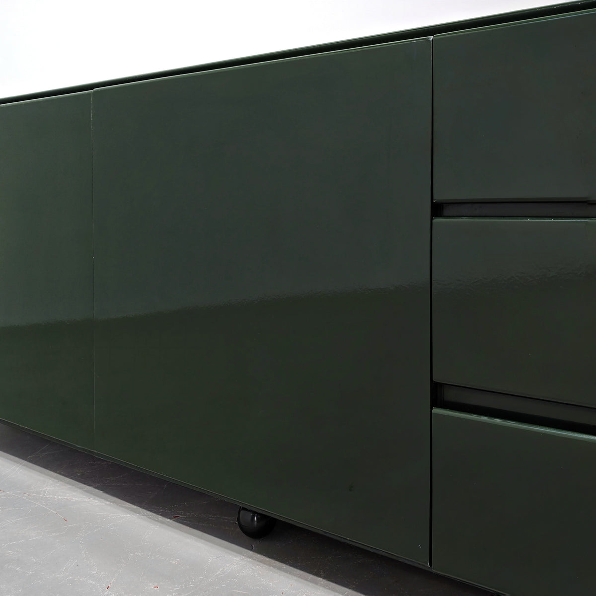 Buffet enfilade vintage années 70 laqué vert anglais