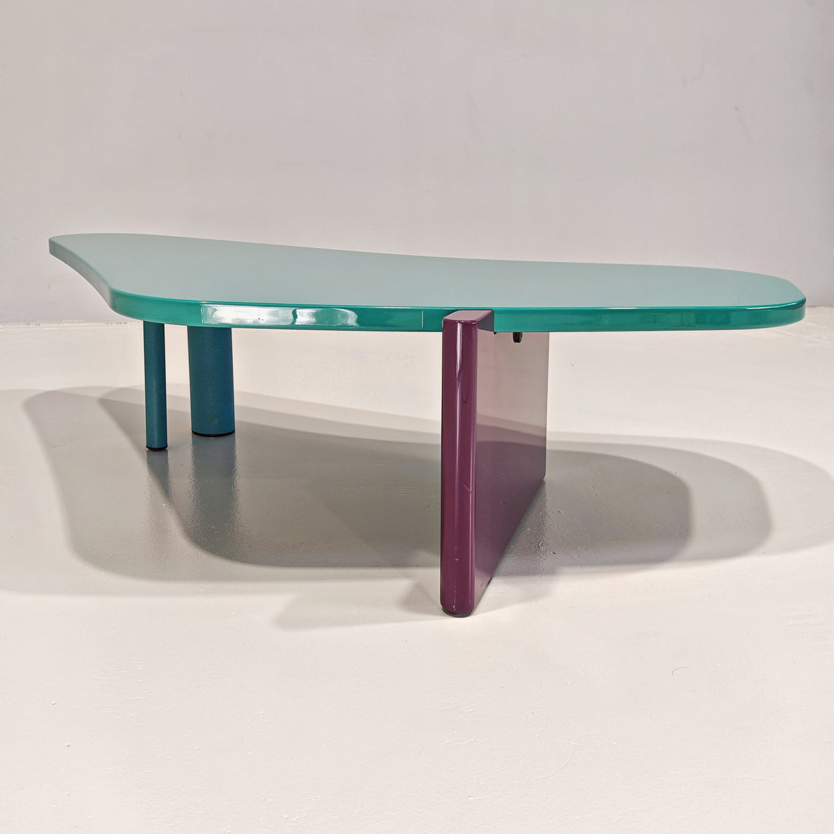Table basse laquée Saporiti, années 1980