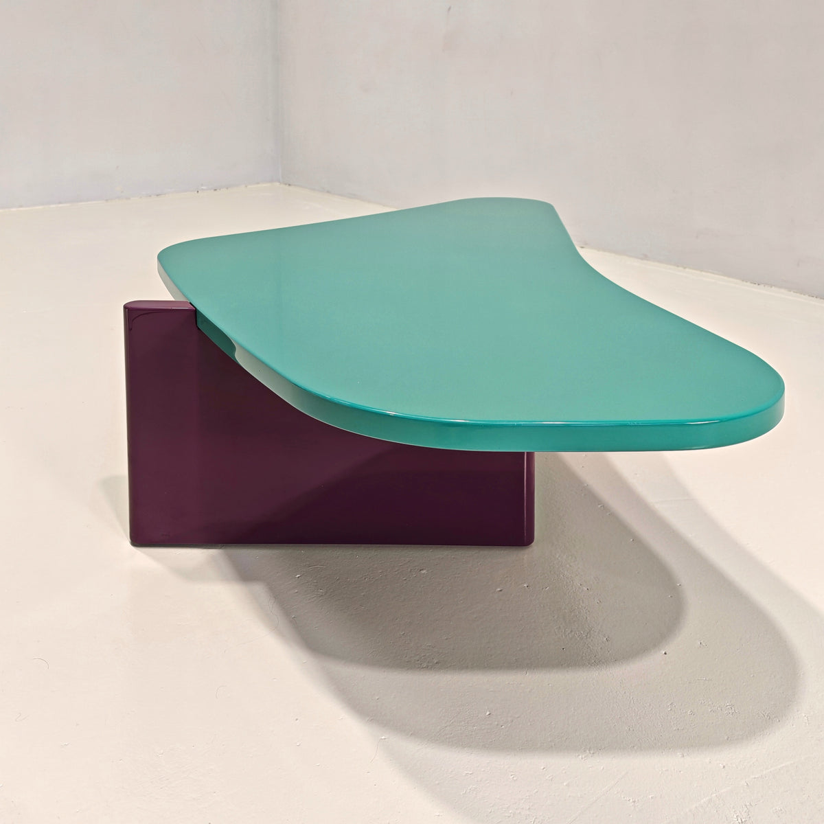 Table basse laquée Saporiti, années 1980