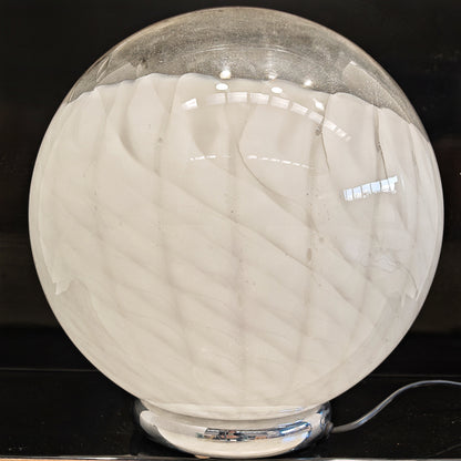 Lampe de table sphérique blanche en verre de Murano années 70 - Veart