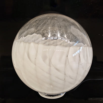 Lampe de table sphérique blanche en verre de Murano années 70 - Veart