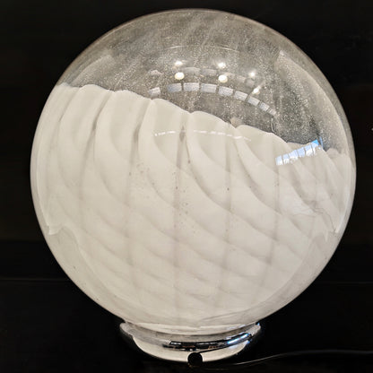 Lampe de table sphérique blanche en verre de Murano années 70 - Veart