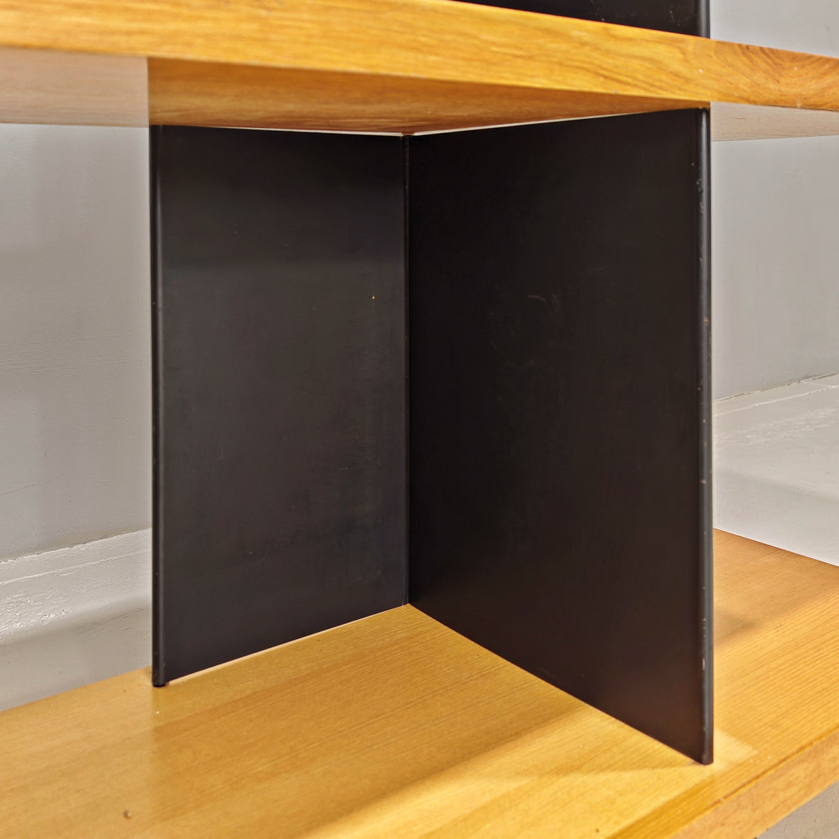 Bibliothèque mobile en chêne, Charlotte Perriand, années 70