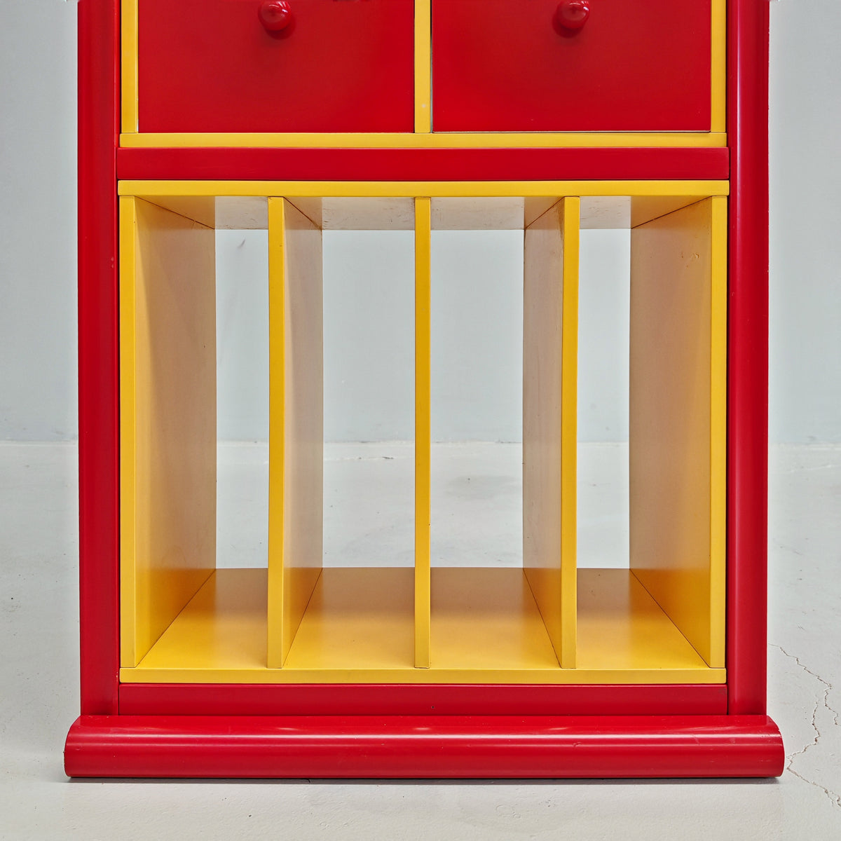 Meuble bibliothèque porte-vinyles laqué années 80