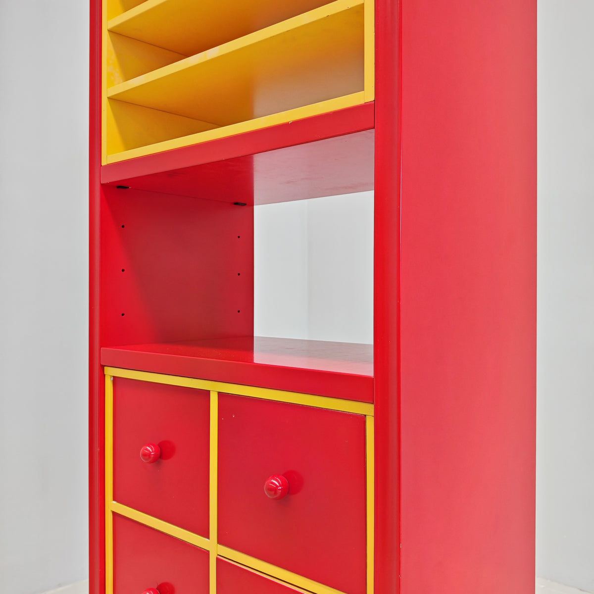 Meuble bibliothèque porte-vinyles laqué années 80