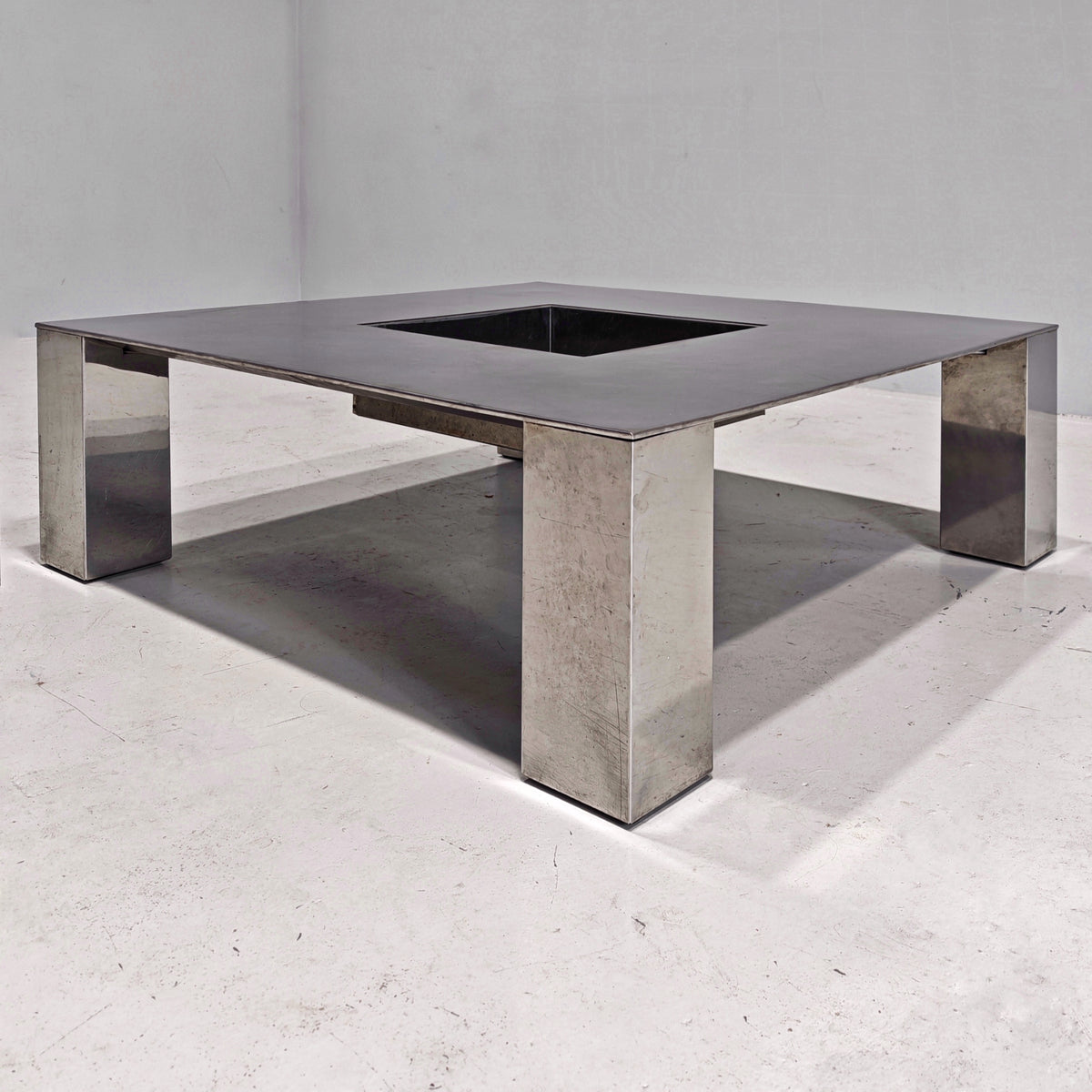 Table basse en acier modèle Tebe, Giovanni Offredi pour Saporiti, années 70