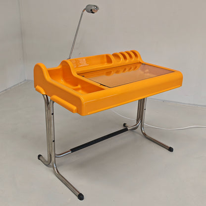 Bureau vintage space age des années 70 modèle « ORIX » des designers V. Parigi et N. Prina pour Molteni