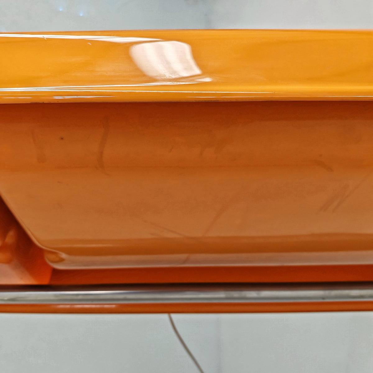 Bureau vintage space age des années 70 modèle « ORIX » des designers V. Parigi et N. Prina pour Molteni