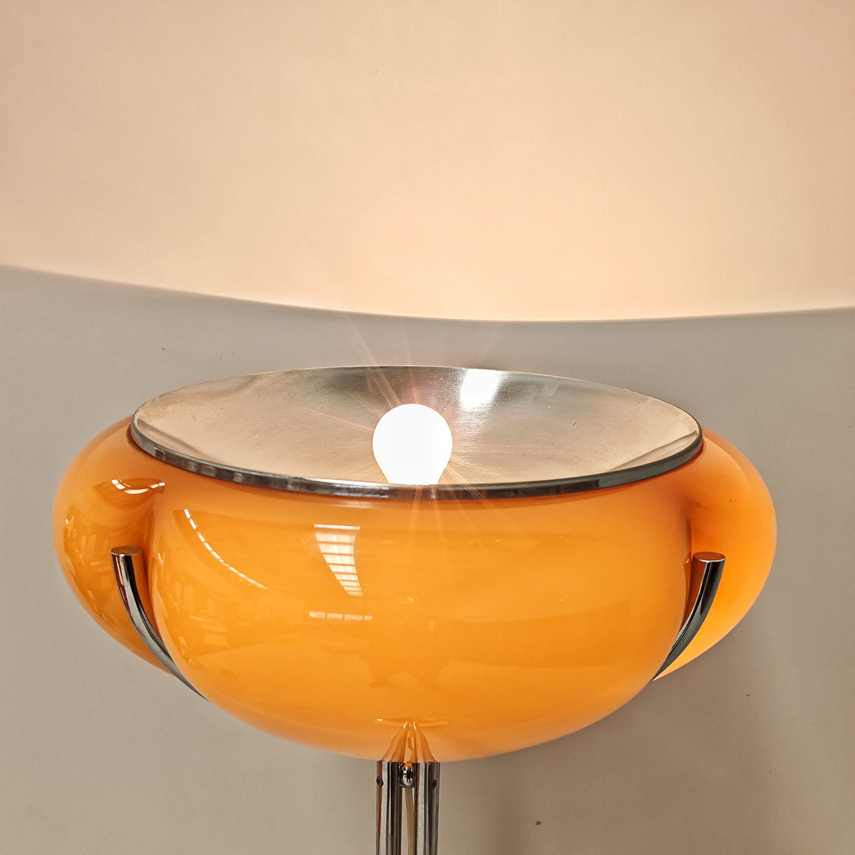 Lampada da terra "Quadrifoglio" Gae Aulenti per Guzzini anni 70