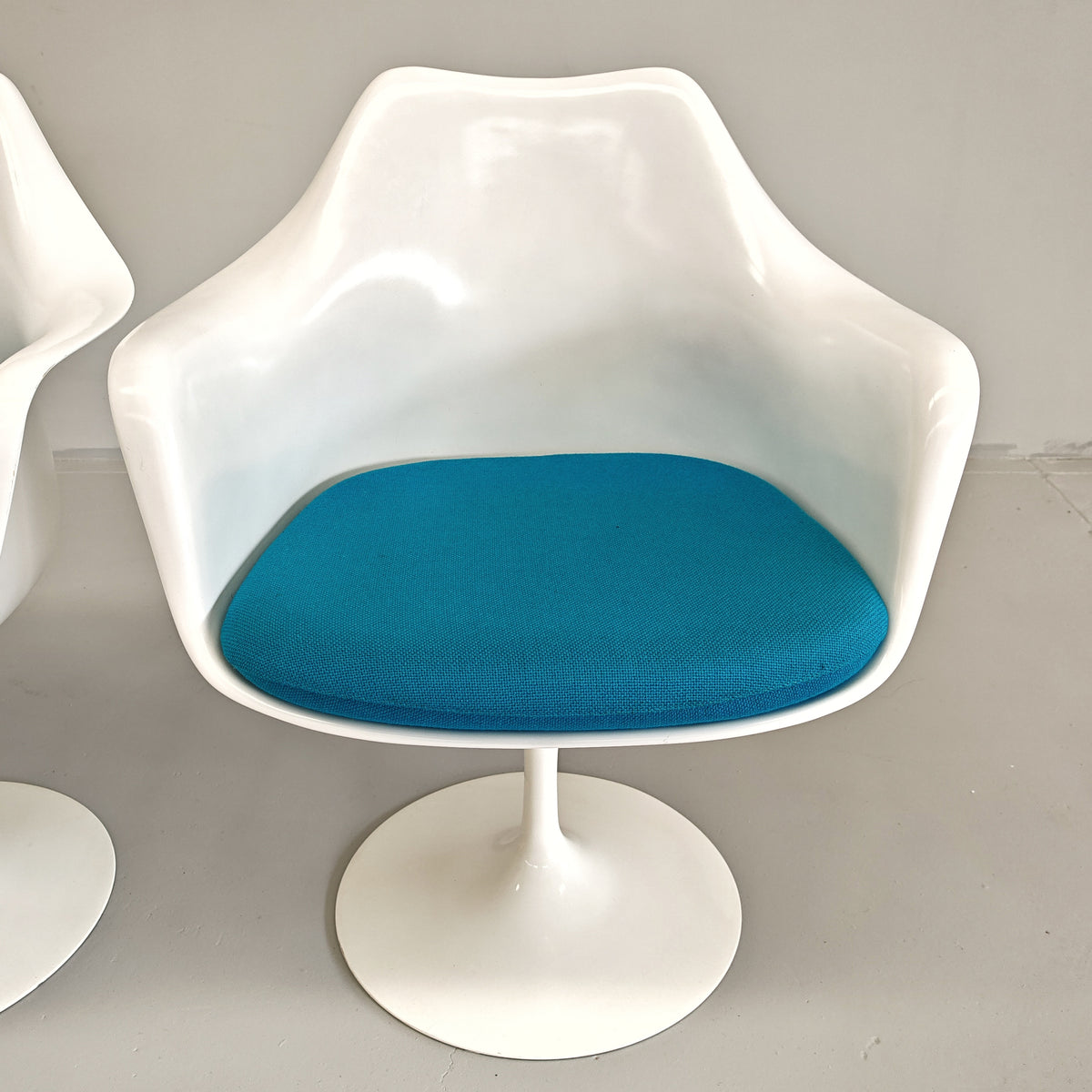 Ensemble de 6 chaises/fauteuils à accoudoirs Tulip d'Eero Saarinen pour Knoll