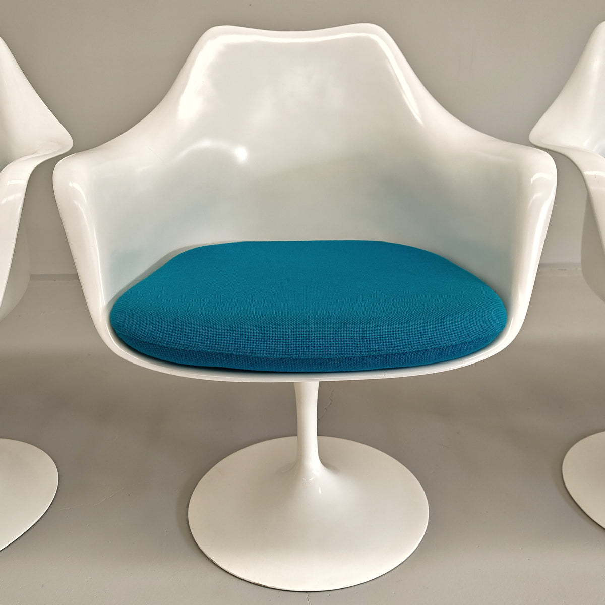 Ensemble de 6 chaises/fauteuils à accoudoirs Tulip d'Eero Saarinen pour Knoll