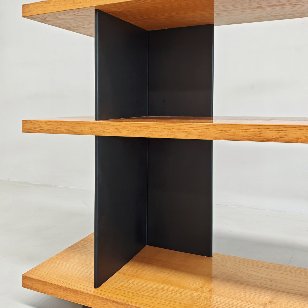 Mobile libreria in rovere, Charlotte Perriand, anni 70 (130 cm)