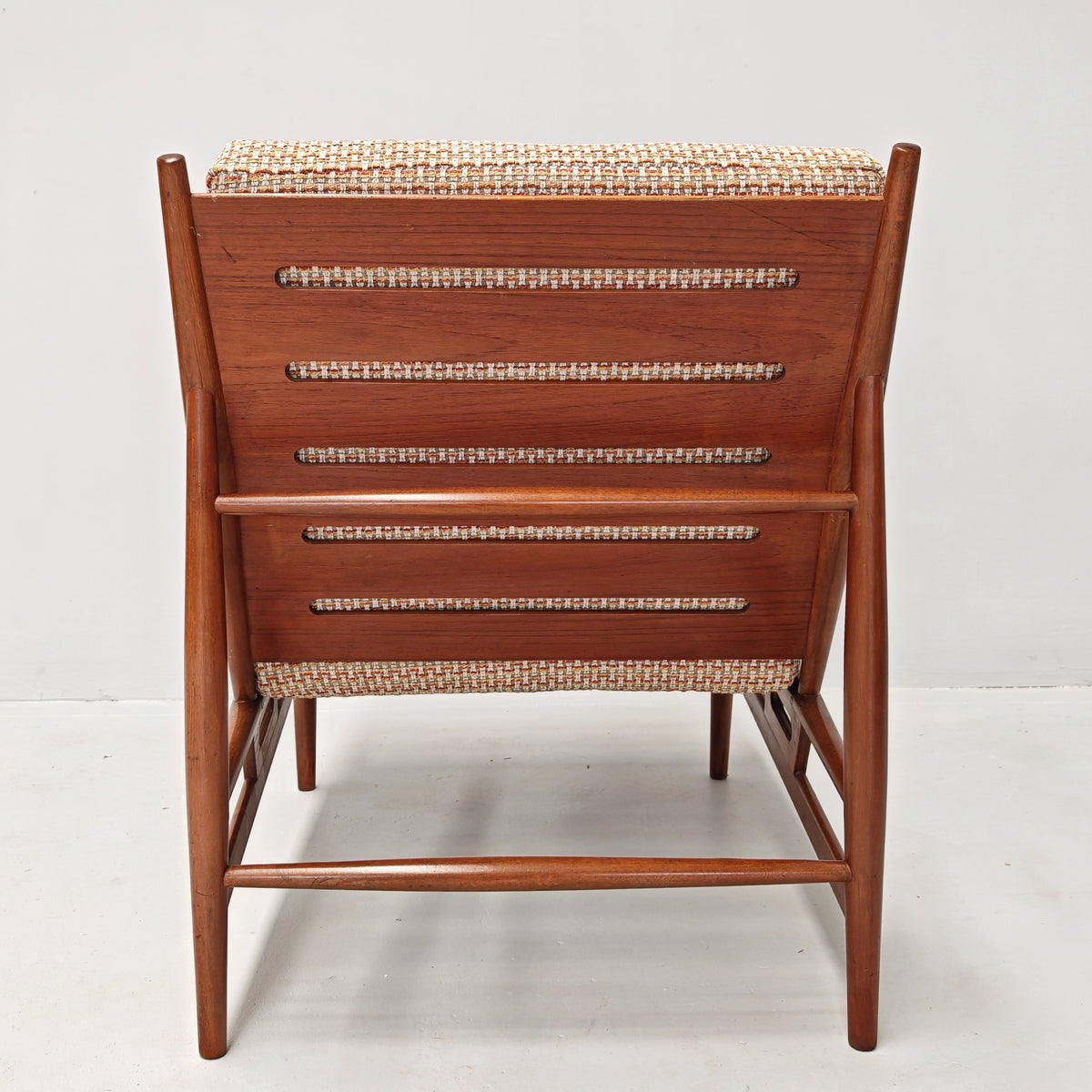 Poltrona in teak ISA Bergamo anni 60