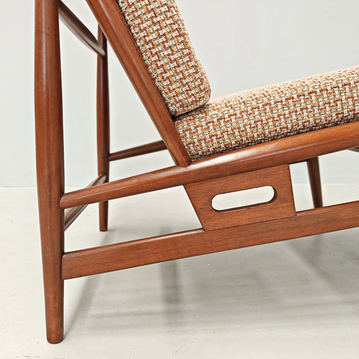 Poltrona in teak ISA Bergamo anni 60