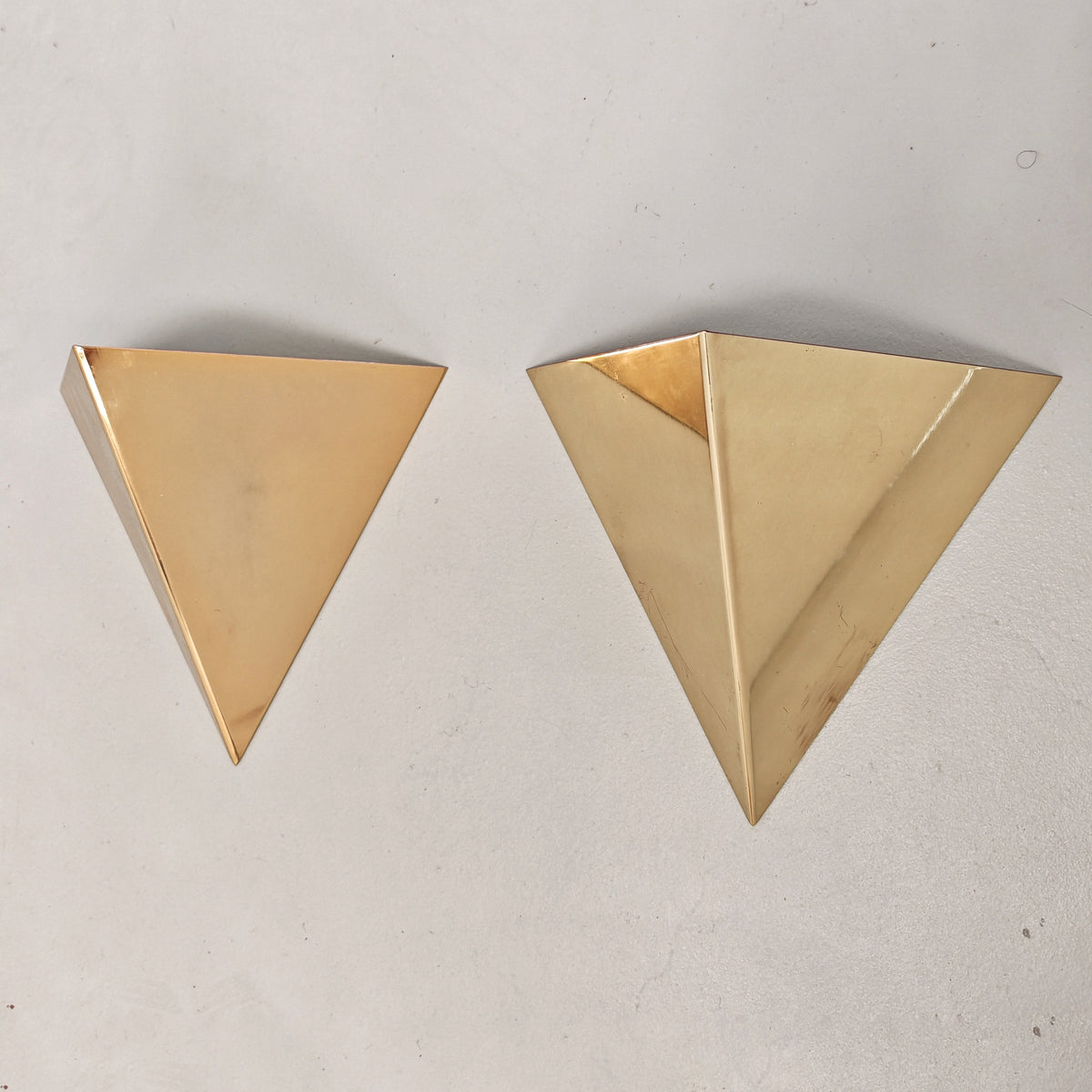 Appliques murales pyramide laiton vintage années 70