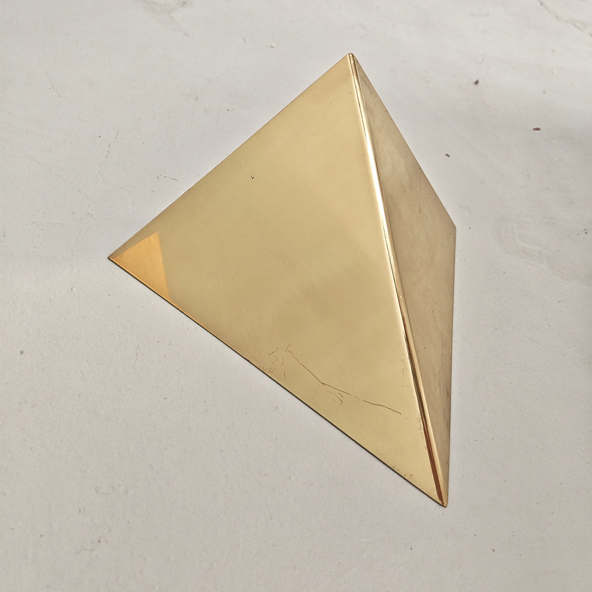Appliques murales pyramide laiton vintage années 70