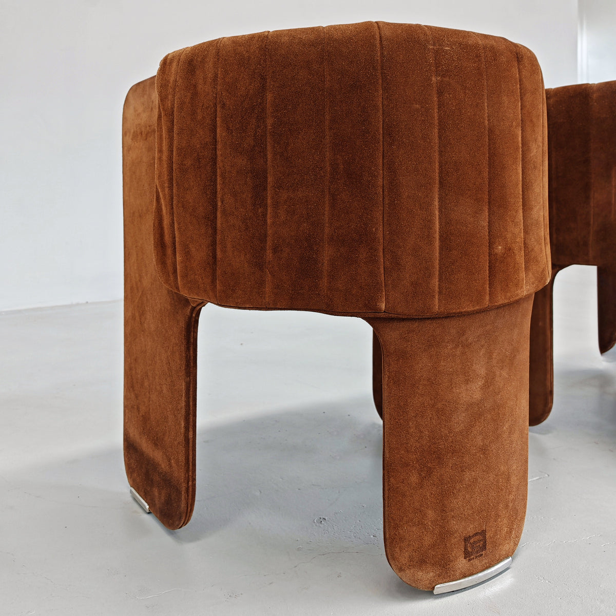 Fauteuils Dinette en daim de Luigi Massoni pour Poltrona Frau, années 70