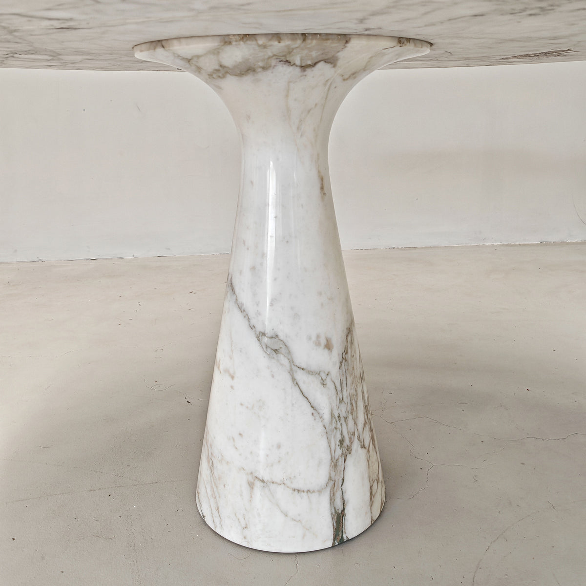 Tavolo Tondo Marmo Calacatta mod. M1, Angelo Mangiarotti per Tisettanta , 1969.