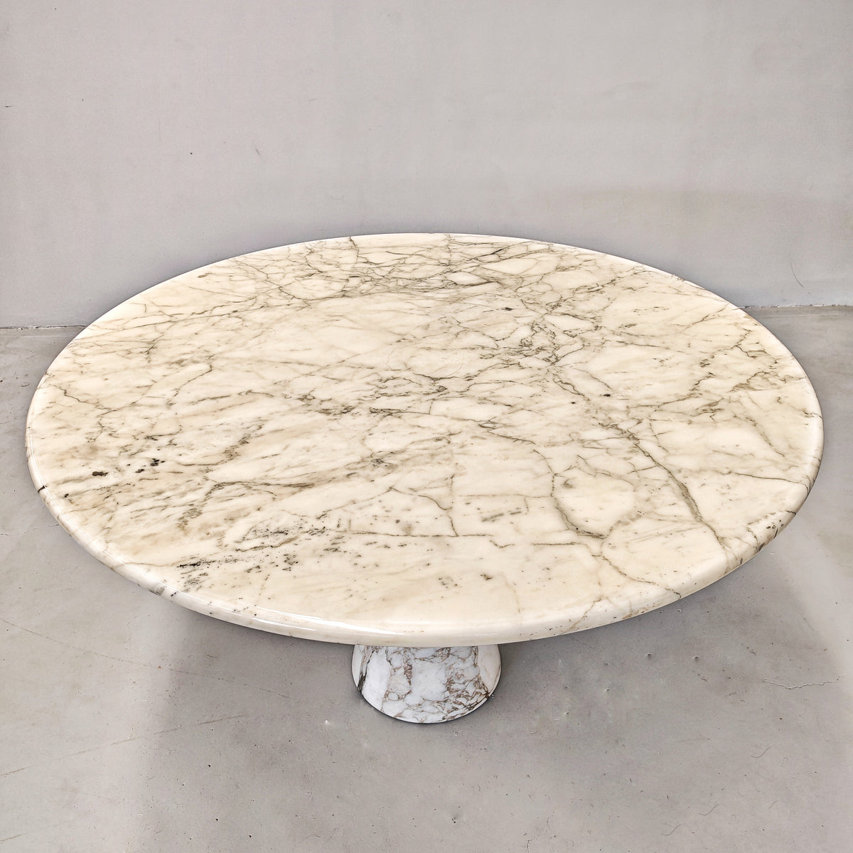 Tavolo Tondo Marmo Calacatta mod. M1, Angelo Mangiarotti per Tisettanta , 1969.