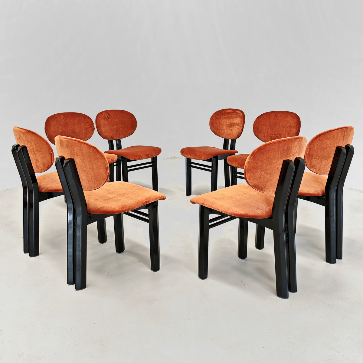 Ensemble de 8 chaises en velours mod. "MED" G. Stoppino et L. Acerbis pour Acerbis, années 1980