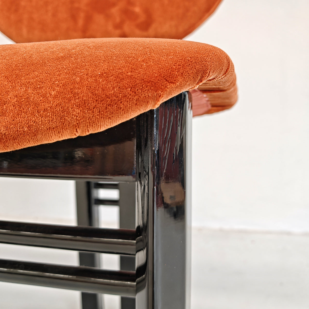Ensemble de 8 chaises en velours mod. "MED" G. Stoppino et L. Acerbis pour Acerbis, années 1980