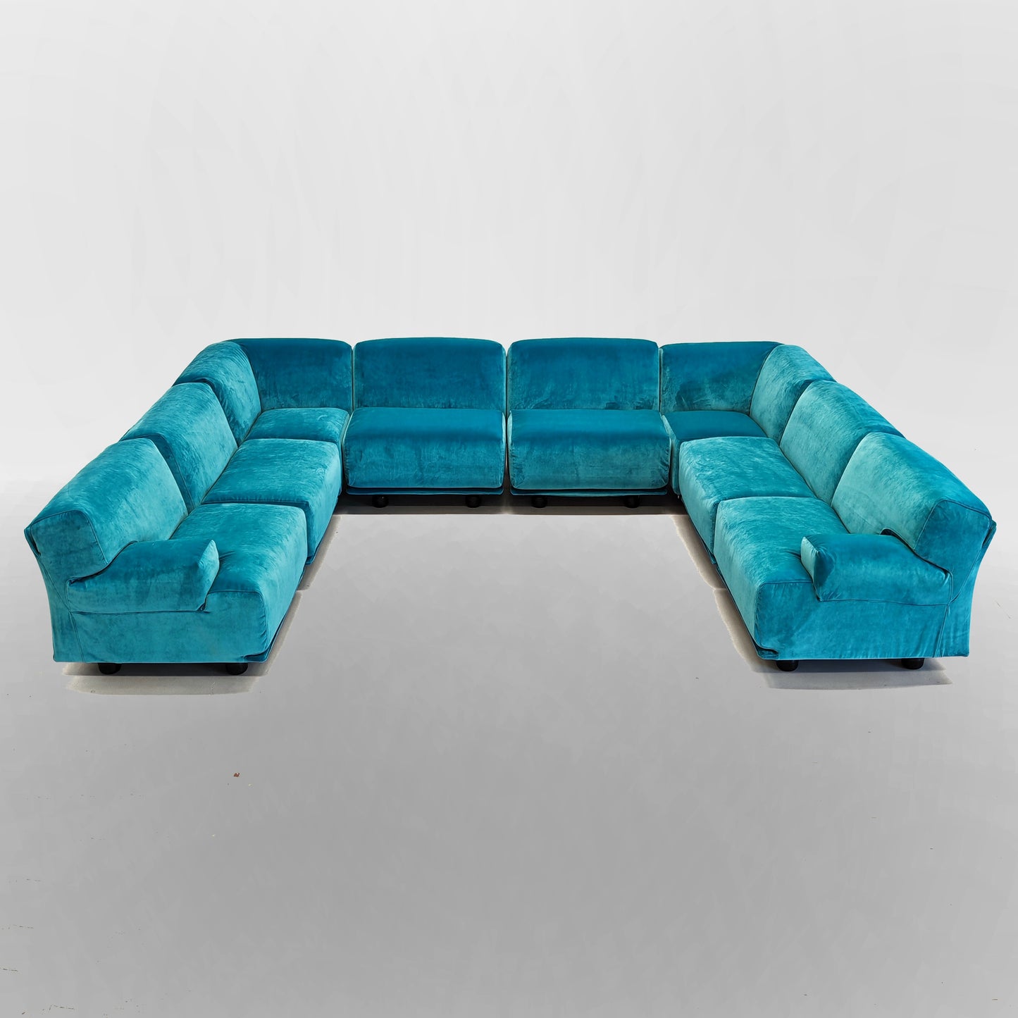 Divano modulare (8) velluto azzurro mod. Fiandra Vico Magistretti per Cassina anni 70/80