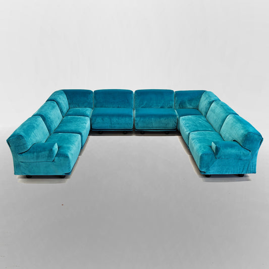 Divano modulare (8) velluto azzurro mod. Fiandra Vico Magistretti per Cassina anni 70/80