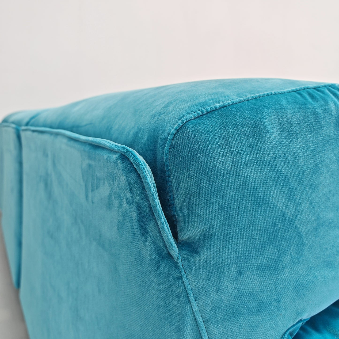 Divano modulare (8) velluto azzurro mod. Fiandra Vico Magistretti per Cassina anni 70/80