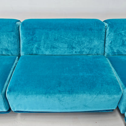Divano modulare (4) velluto azzurro mod. Fiandra Vico Magistretti per Cassina anni 70/80