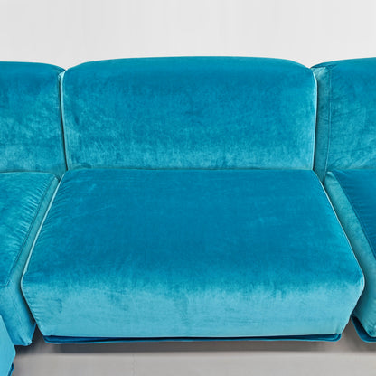 Divano modulare (8) velluto azzurro mod. Fiandra Vico Magistretti per Cassina anni 70/80