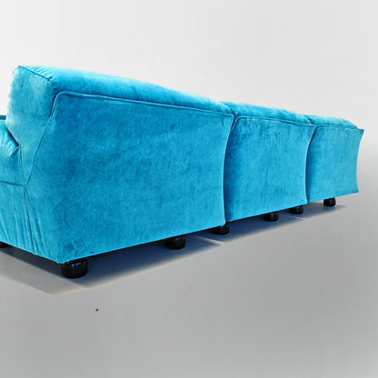 Divano modulare (8) velluto azzurro mod. Fiandra Vico Magistretti per Cassina anni 70/80