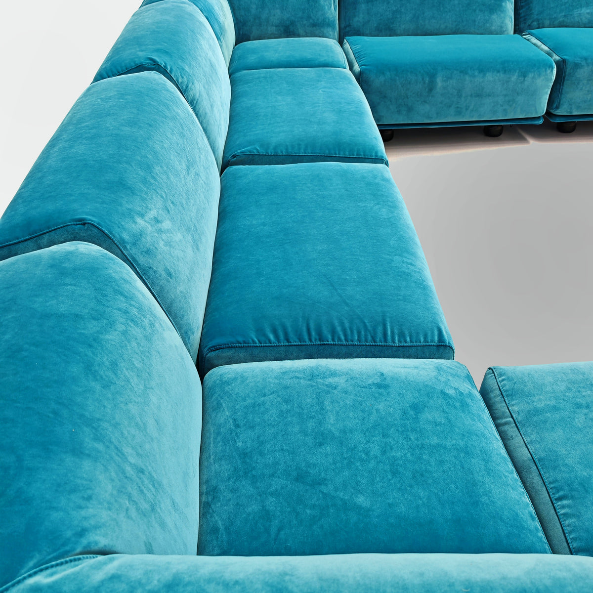 Divano modulare (8) velluto azzurro mod. Fiandra Vico Magistretti per Cassina anni 70/80