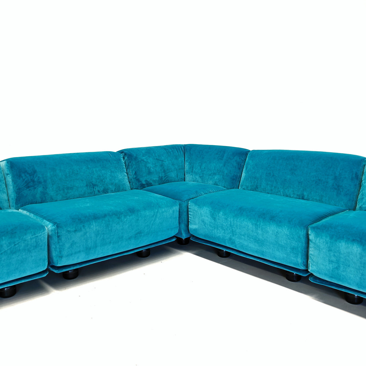 Canapé modulable (5) en velours bleu, modèle Fiandra de V. Magistretti pour Cassina, années 70/80