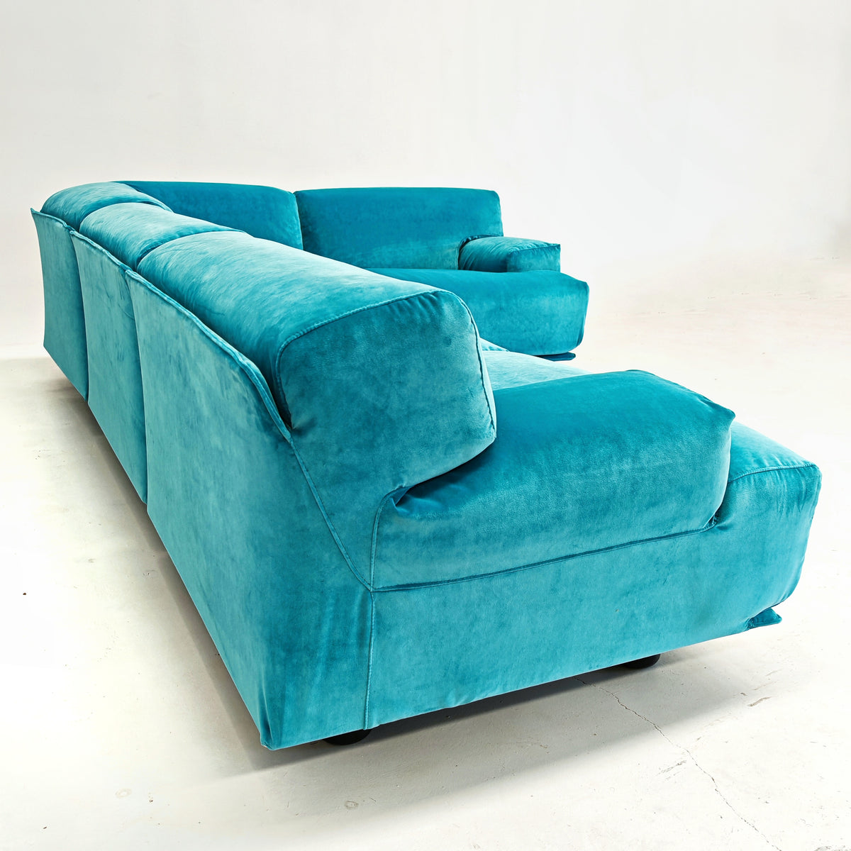 Divano modulare (4) velluto azzurro mod. Fiandra Vico Magistretti per Cassina anni 70/80