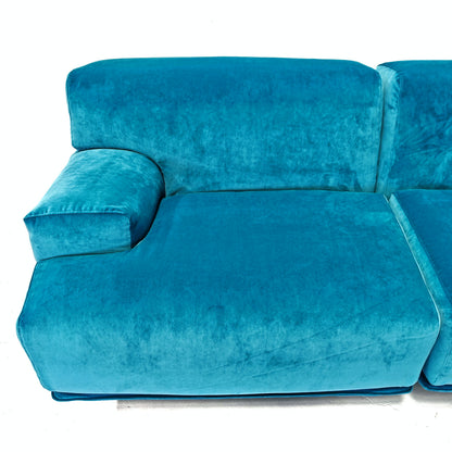 Canapé modulable (5) en velours bleu, modèle Fiandra de V. Magistretti pour Cassina, années 70/80