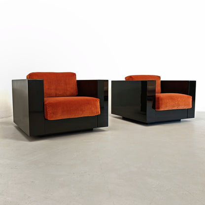 Paire de fauteuils Saratoga laqués noirs en velours couleur brique rouille, années 70, dessinés par Vignelli pour Poltronova