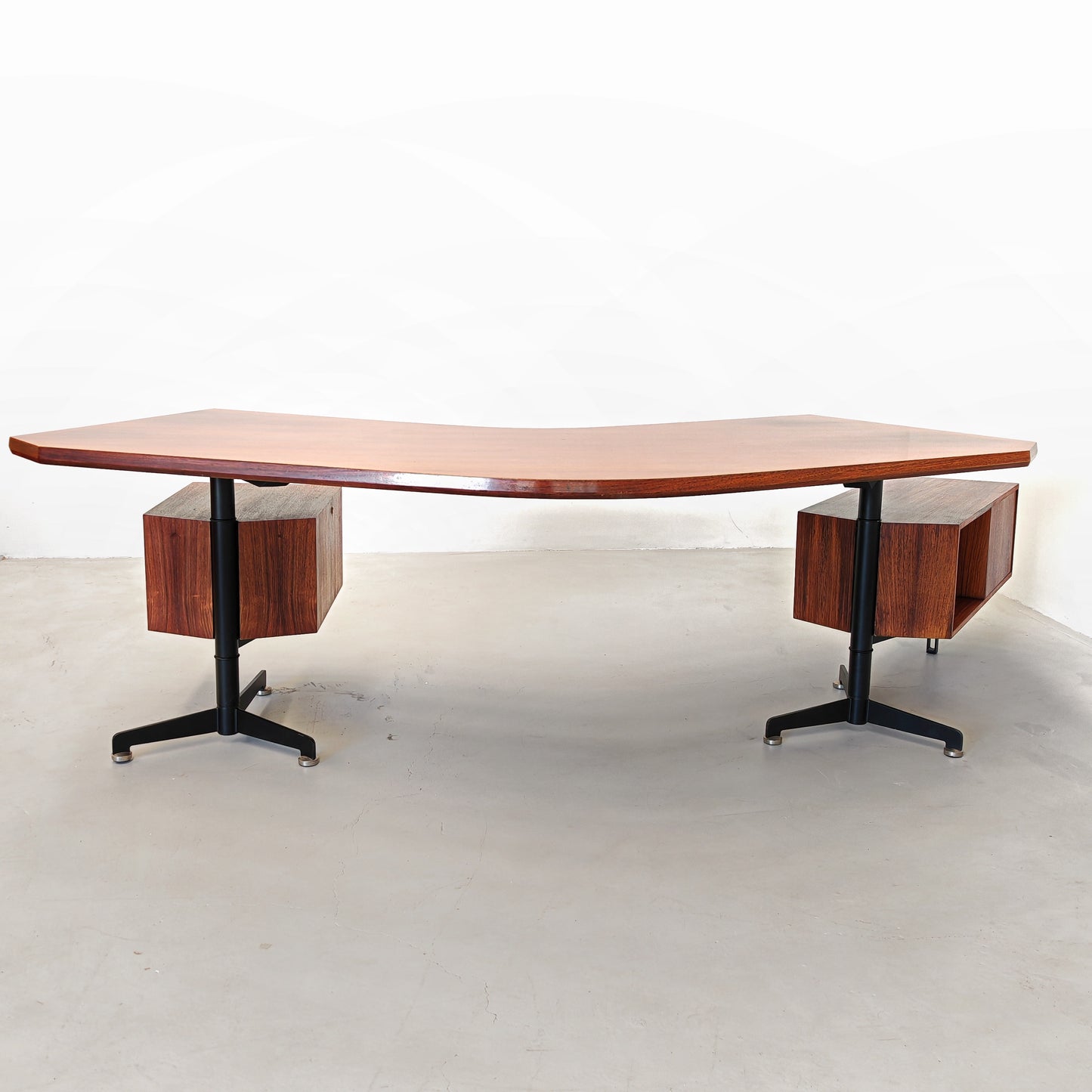 Scrivania direzionale Boomerang O. Borsani per Tecno anni 60