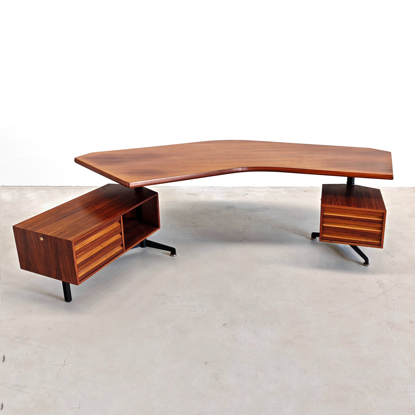 Scrivania direzionale Boomerang O. Borsani per Tecno anni 60